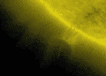 Video: Ovni que absorbe energía del sol era solo un hueco de plasma solar