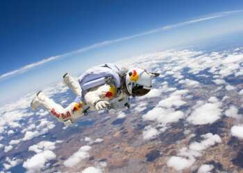Mira en vivo a Felix Baumgartner, el hombre que hará el mayor salto en caí­da libre de la historia