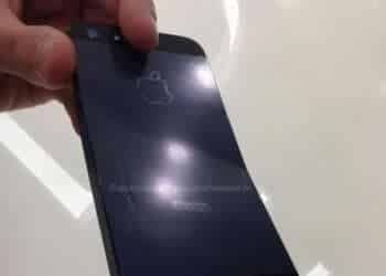 Usuarios cuentan que los iPhone 5 se doblan con el simple uso