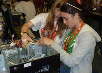 Se pierde el interés de los jóvenes para estudiar carreras tecnológicas