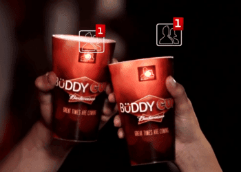 Buddy Cup, el vaso que agrega amigos a tu cuenta de Facebook mientras tomas cerveza