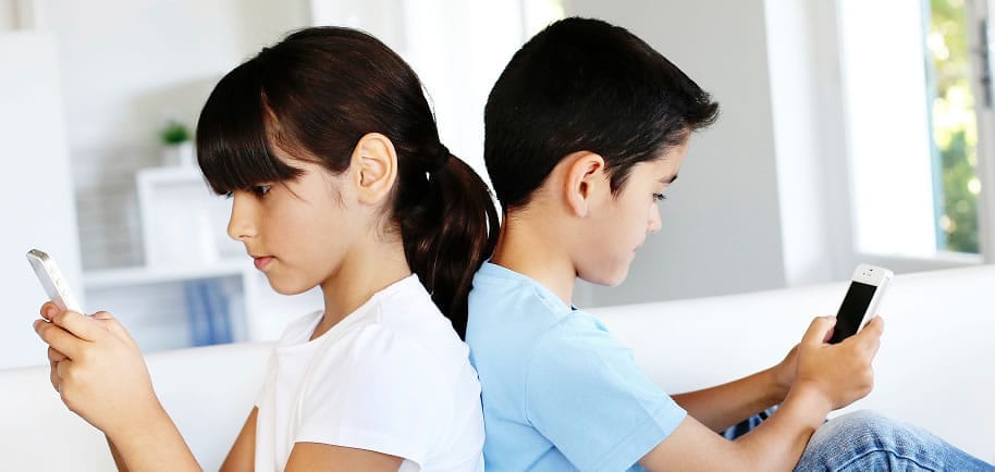 Chicos Y Smartphones Niños y smartphones