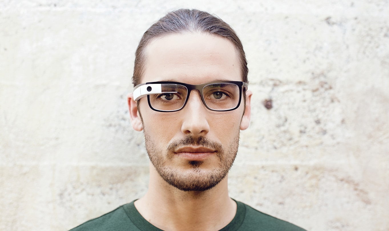 Google Glass se adaptó a una forma más comercial.