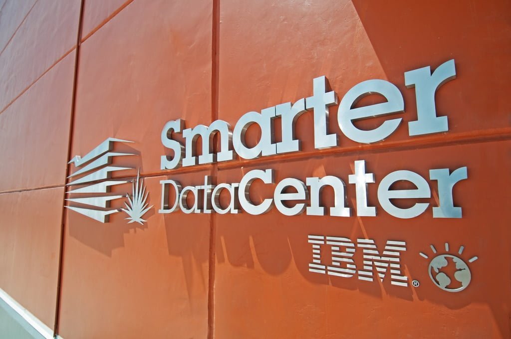 DataCenter - IBM creará una red mundial con 40 centros de datos.