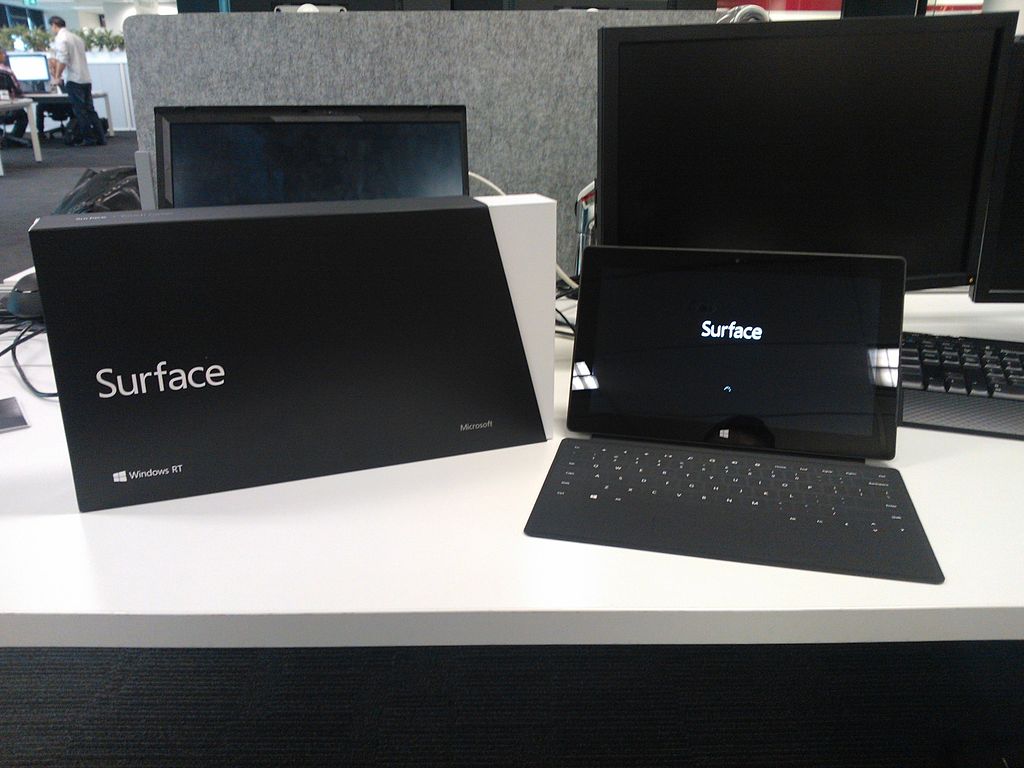 El aumento en la venta de Surface fue una de las razones del aumento en las utilidades de Microsoft.