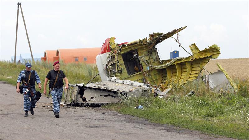 Restos del avión siniestrado en Ucrania.