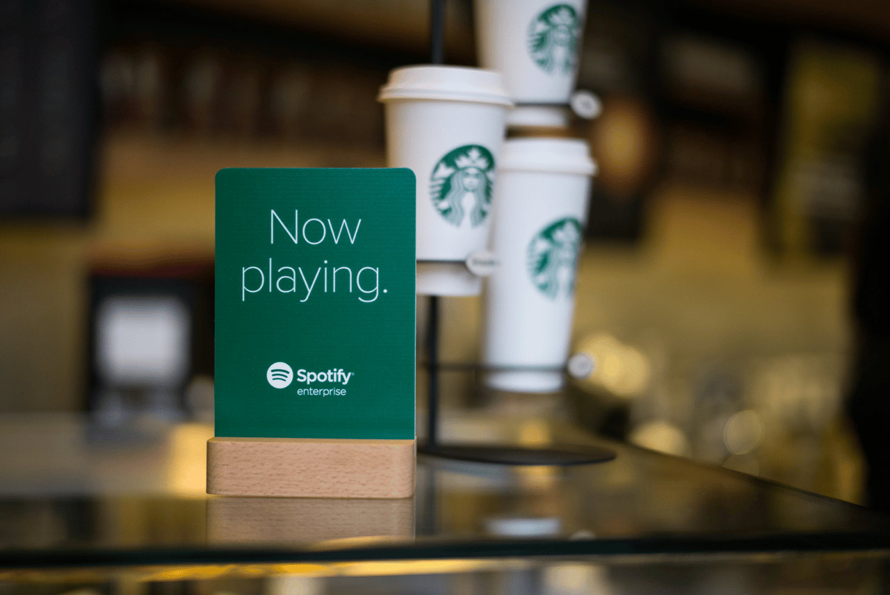 spotify-firma-alianza-con-starbucks-para-llevar-m-sica-a-las-cafeter-as