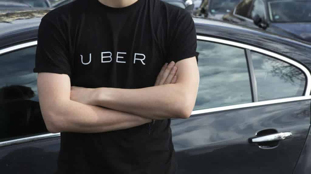 Reino Unido dice que los choferes de Uber deben ser trabajadores y no "socios conductores".