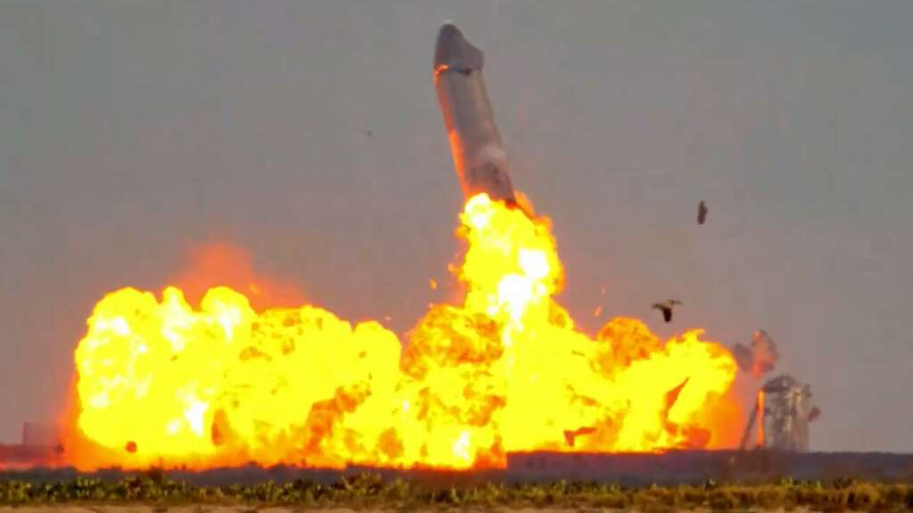 Sn Explosion Explosión del SN10 de SpaceX.