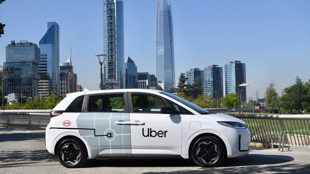 BYD traerá mil automóviles eléctricos a Chile para usar en Uber