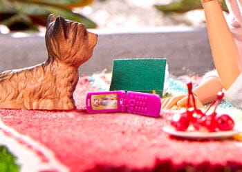 Barbie Flip Phone Promo 01 - Barbie Flip Phone