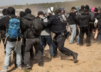 Disrupt Alemania Tesla Protesta