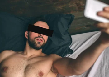 Sexting Enviando Fotos Desnudo - sextorsión