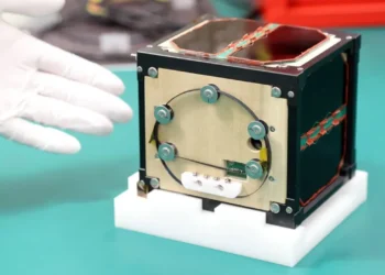 Lignosat Satelite De Madera Japon - satélite de madera, LignoSat