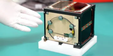 Lignosat Satelite De Madera Japon - satélite de madera, LignoSat