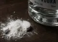 Reto Viral de Antigripales con Alcohol